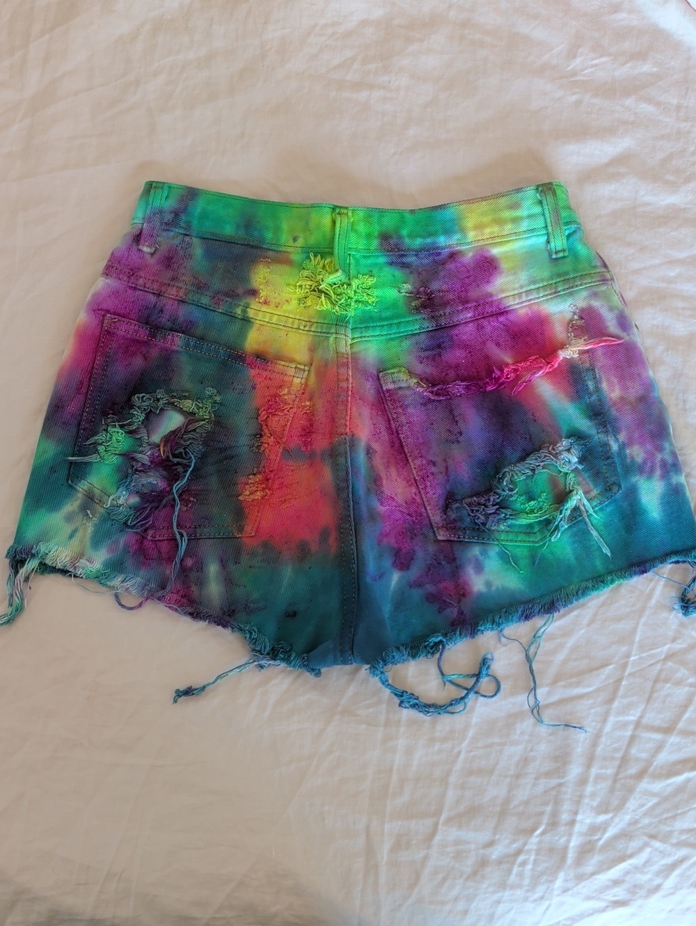 Vintage Tie-dyed High Waisted Denim Jean Shorts Size 3